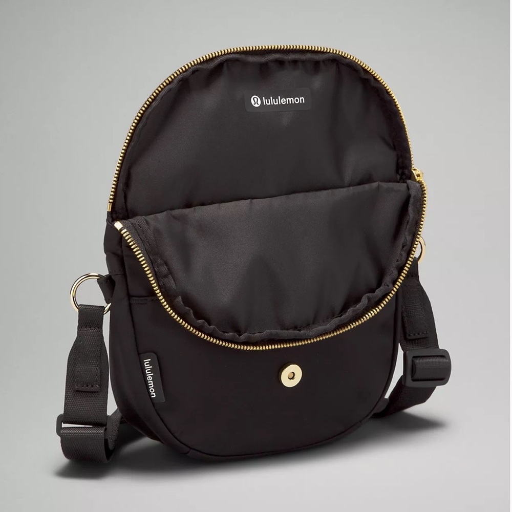 Lululemon festival bag